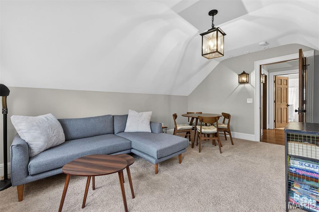 7437 Stratford Avenue