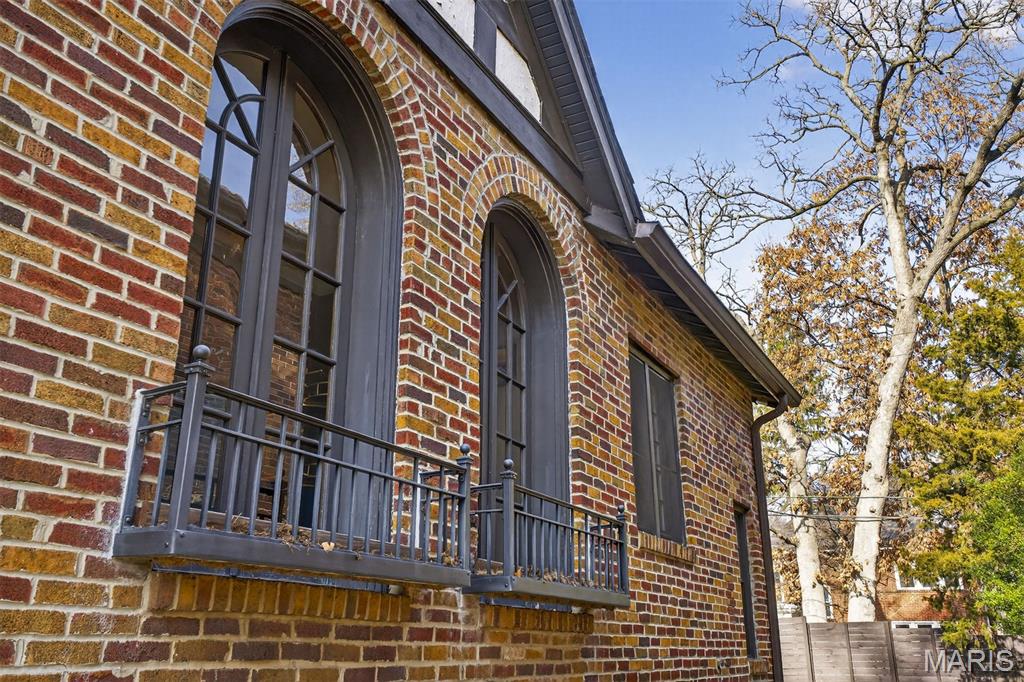 7437 Stratford Avenue