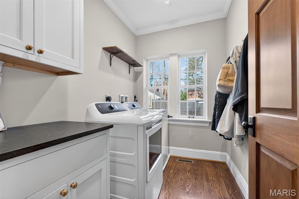 7437 Stratford Avenue