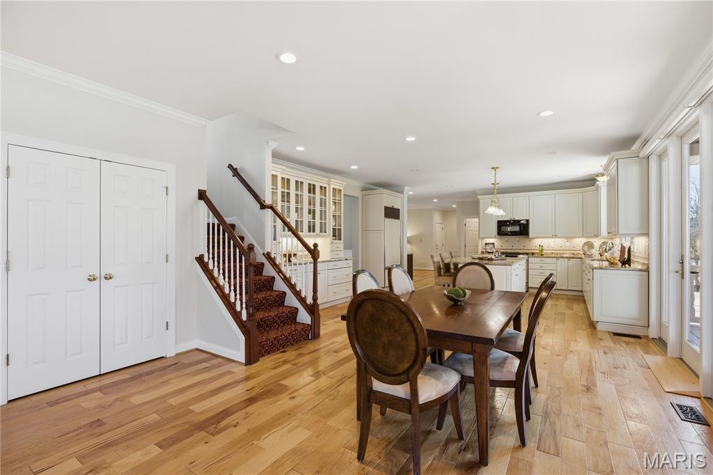 4037 S Lindbergh Boulevard