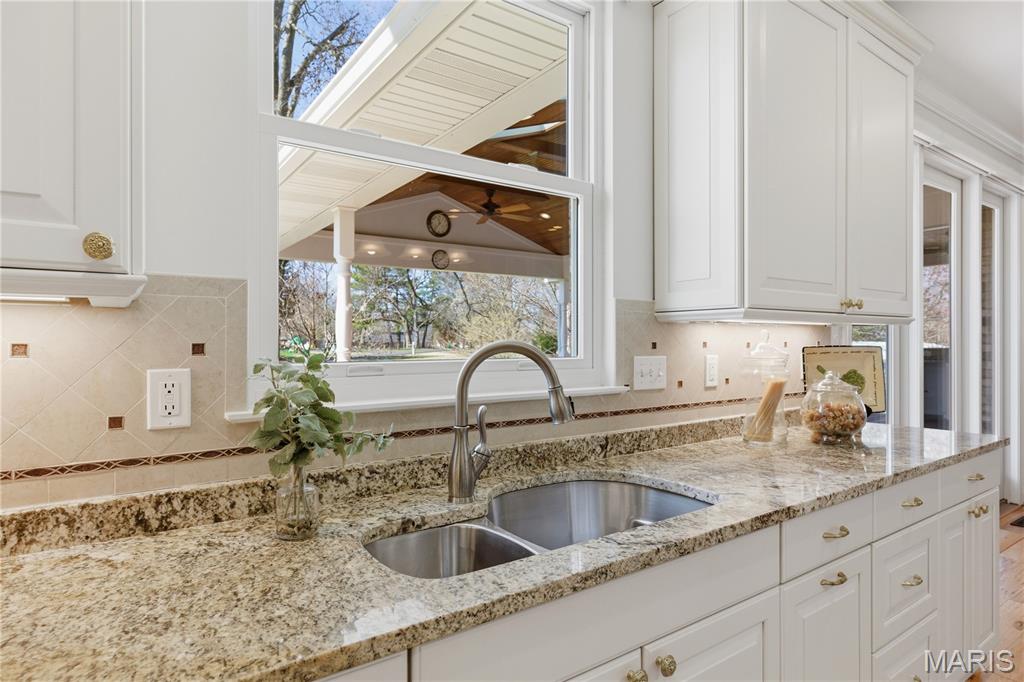 4037 S Lindbergh Boulevard