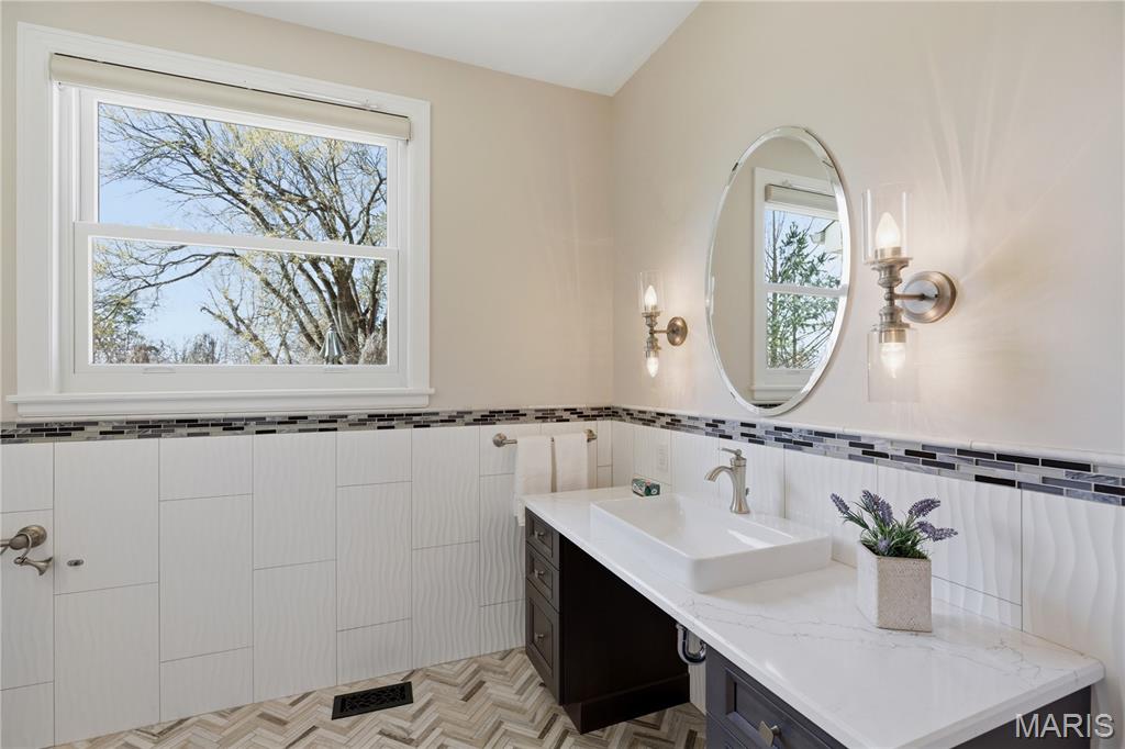 4037 S Lindbergh Boulevard