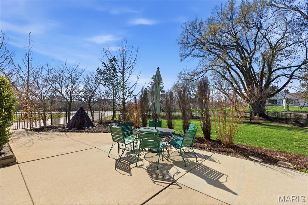 4037 S Lindbergh Boulevard