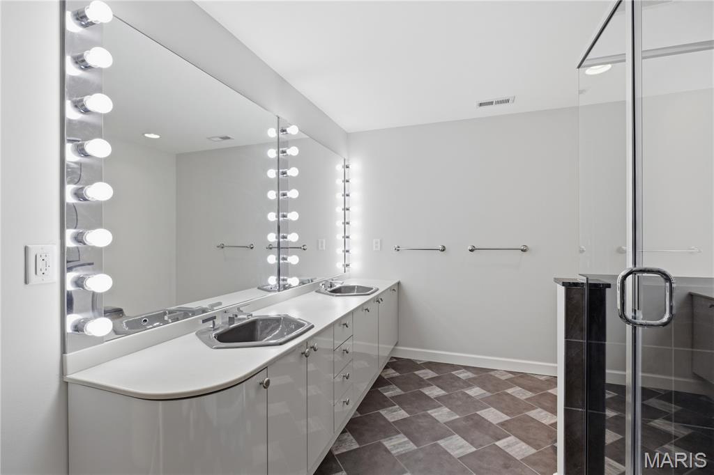 4037 S Lindbergh Boulevard