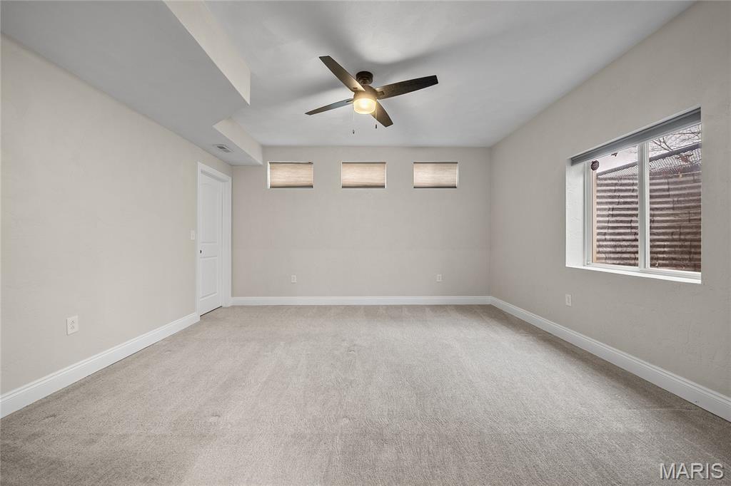 920 Thorn Crown Court