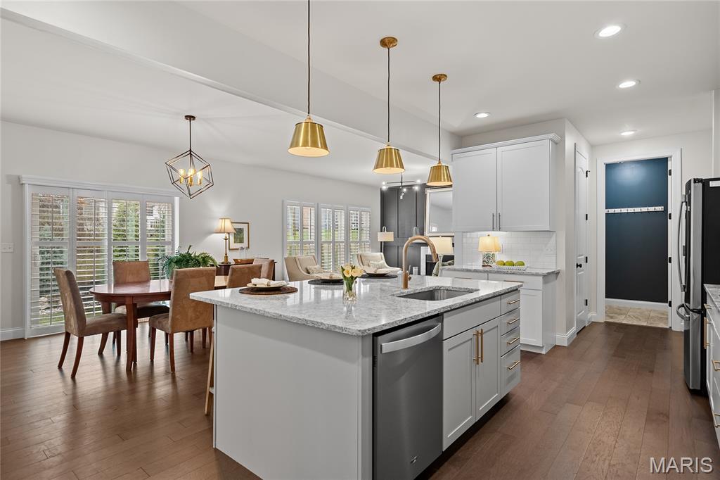 920 Thorn Crown Court