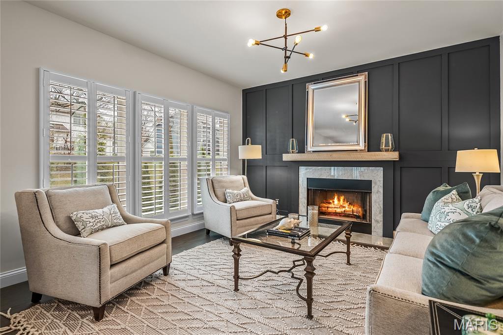 920 Thorn Crown Court