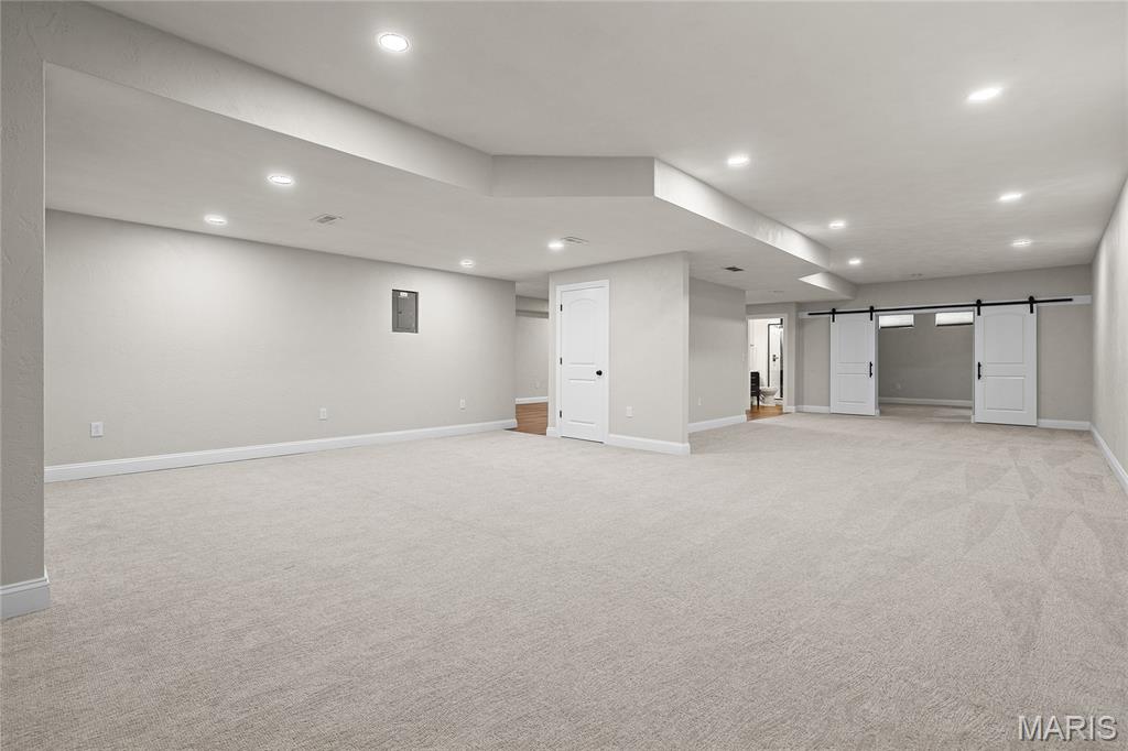 920 Thorn Crown Court