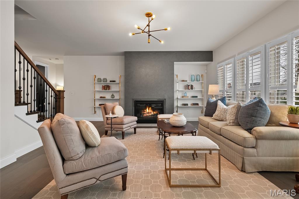 920 Thorn Crown Court