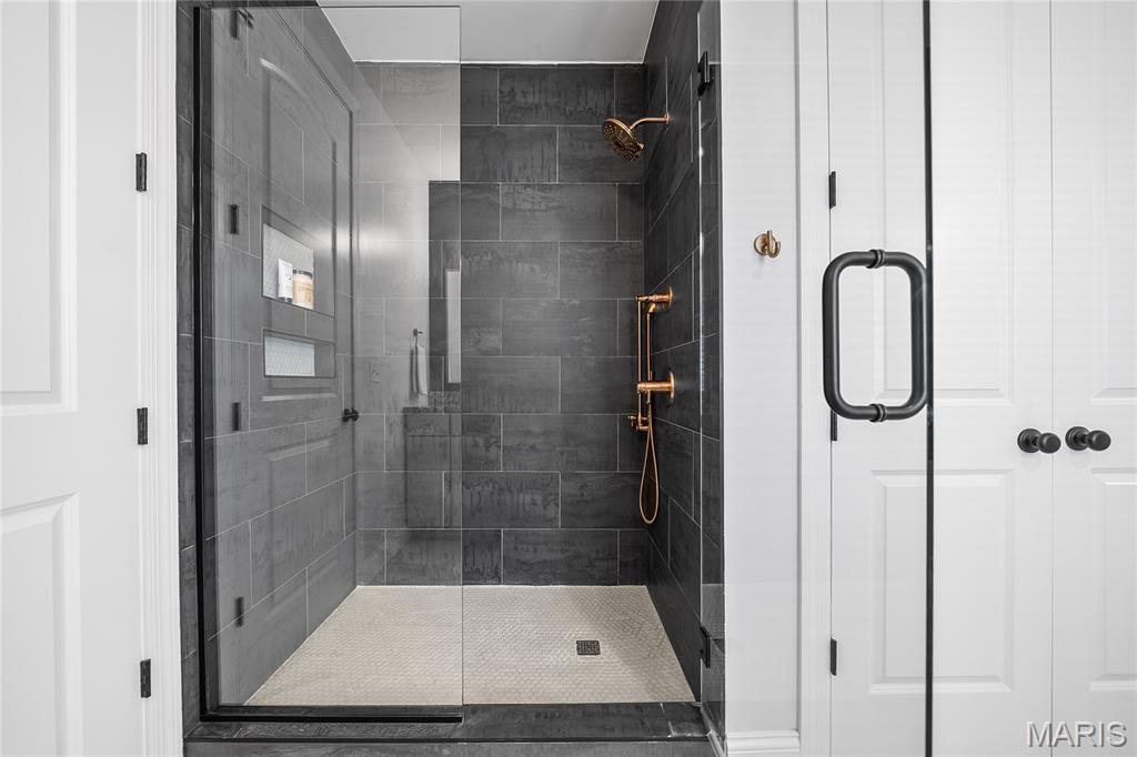 920 Thorn Crown Court