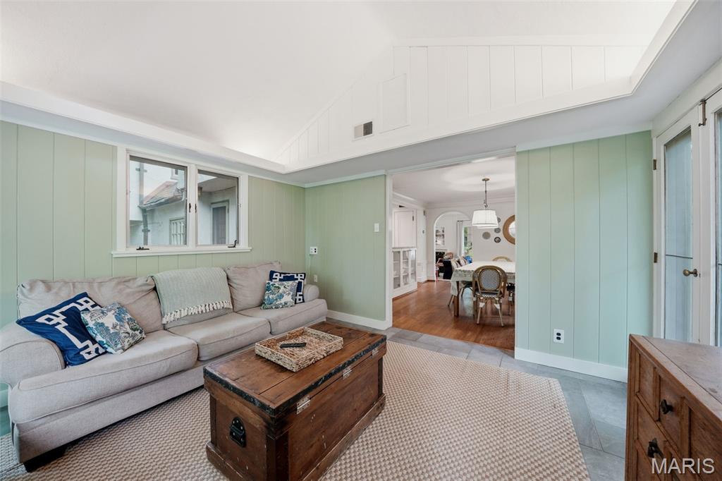 36 Algonquin Wood Place
