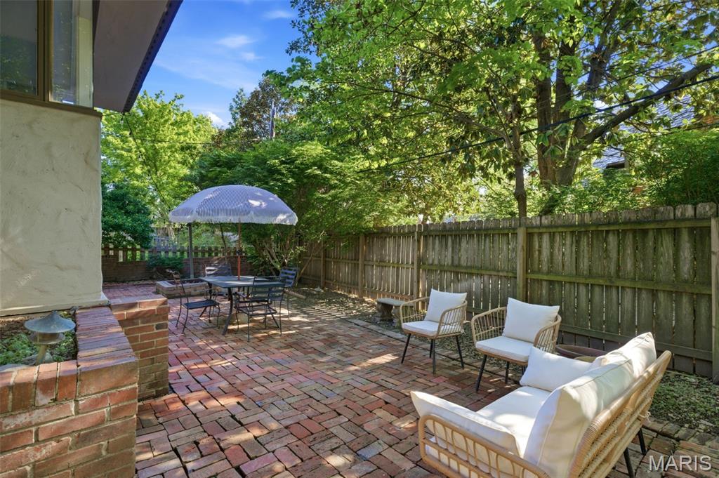 36 Algonquin Wood Place
