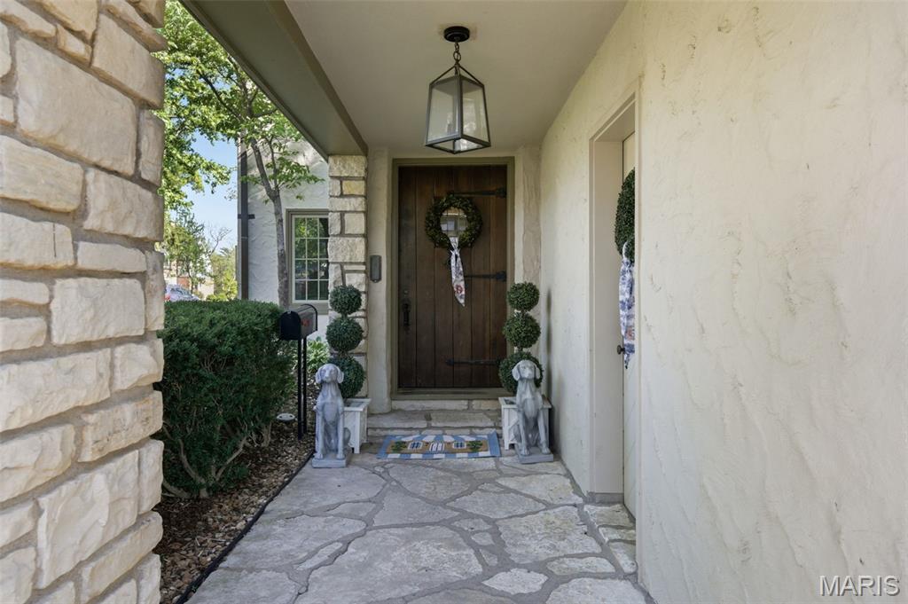 36 Algonquin Wood Place
