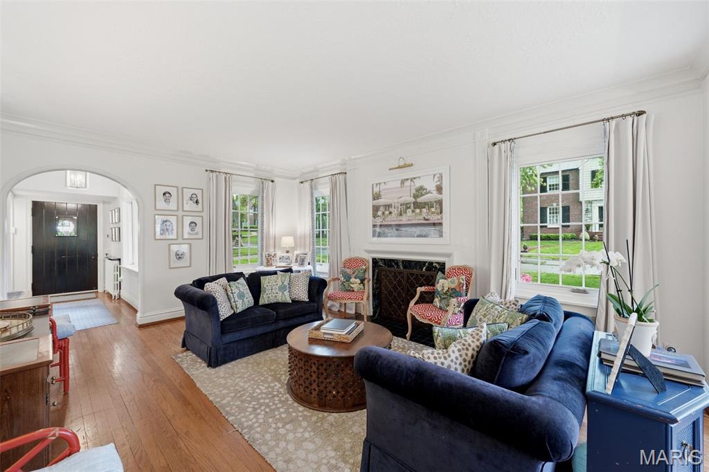 36 Algonquin Wood Place