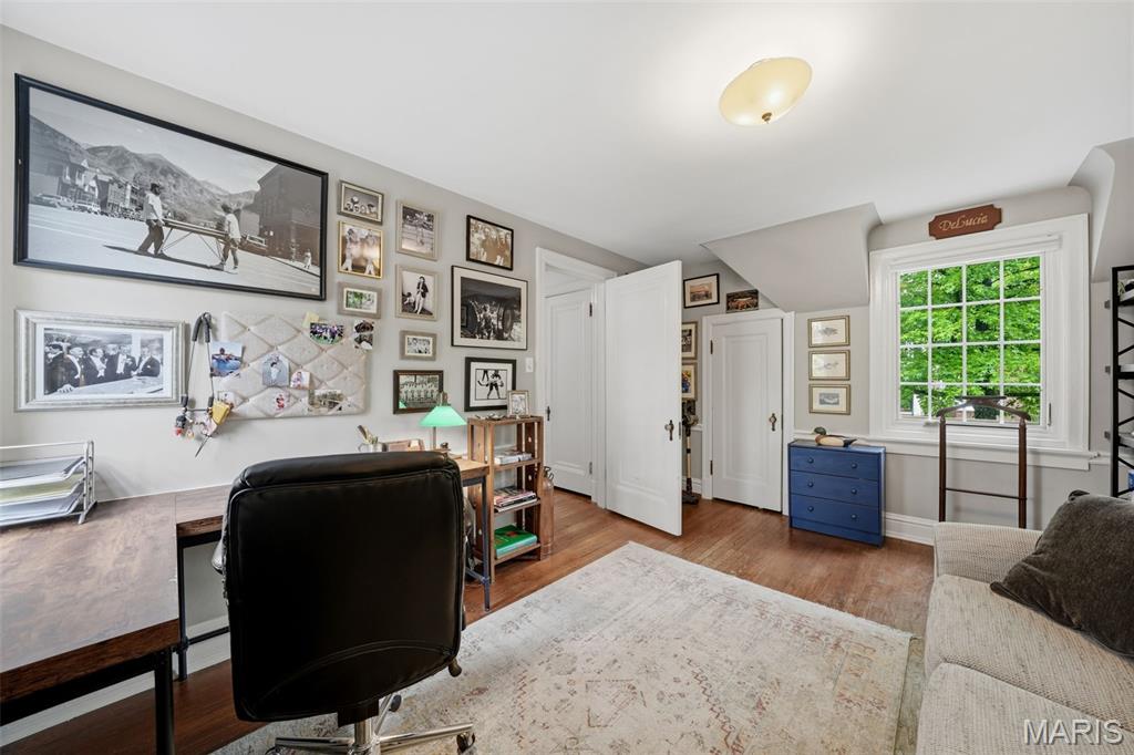 36 Algonquin Wood Place
