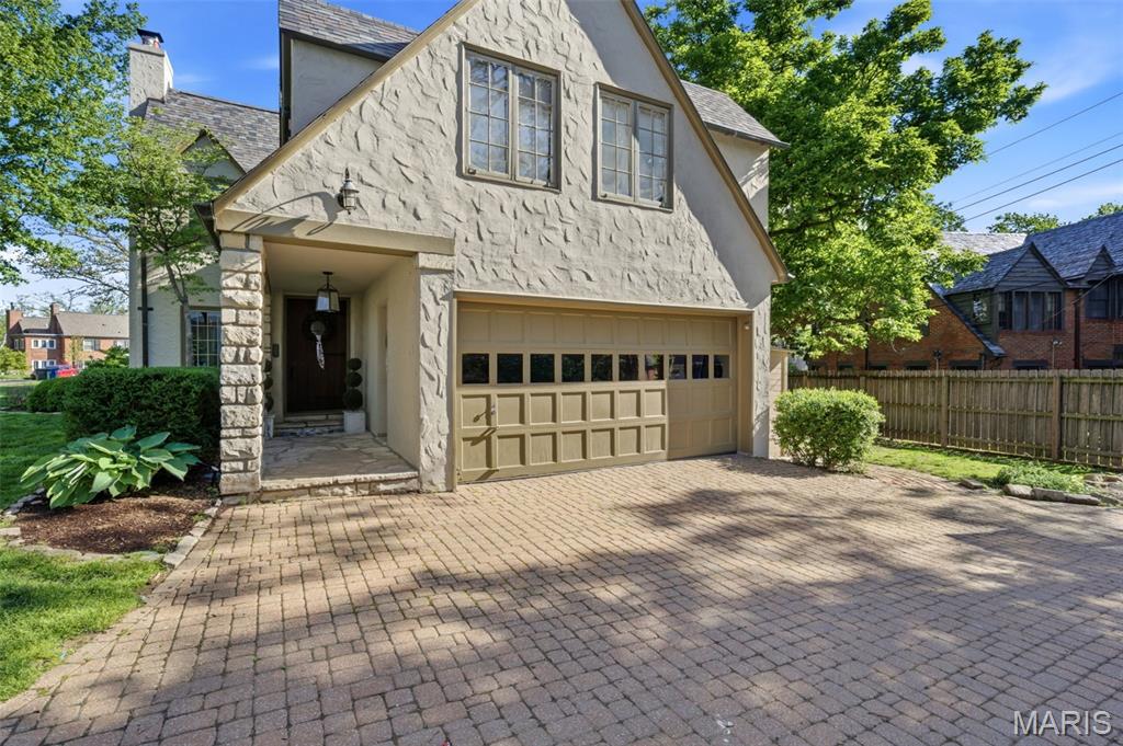 36 Algonquin Wood Place