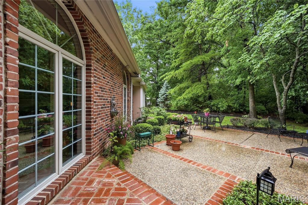 9767 Fall Ridge Trail