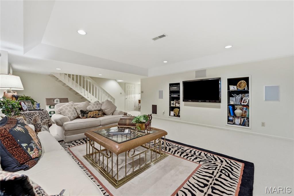 9767 Fall Ridge Trail