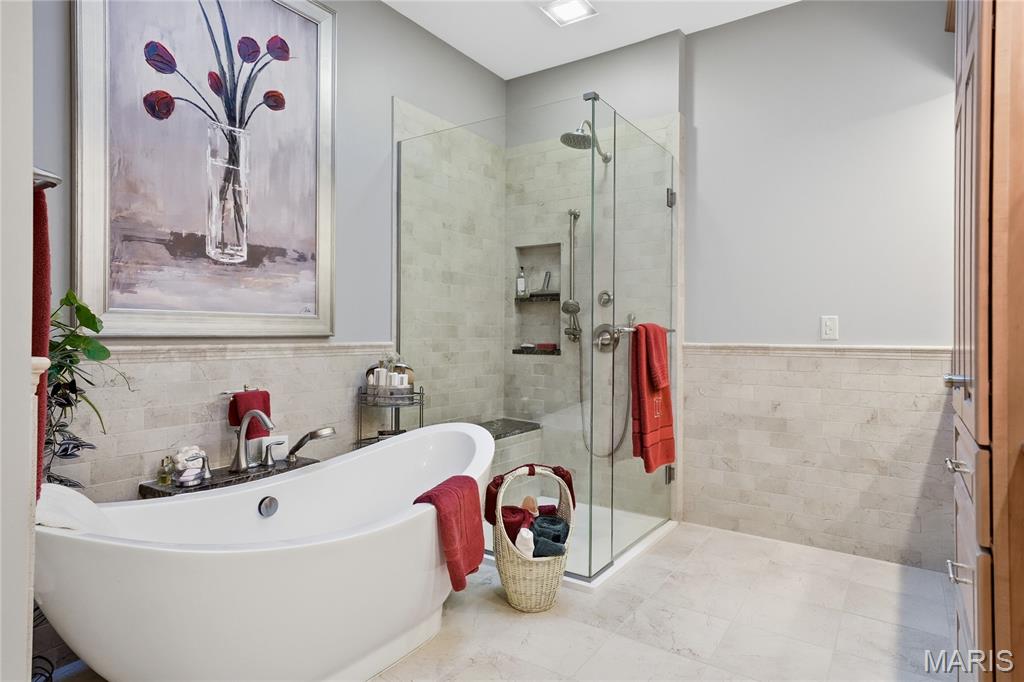9767 Fall Ridge Trail