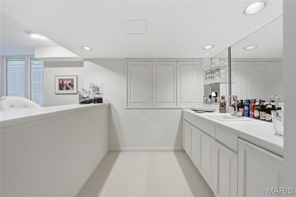 9767 Fall Ridge Trail