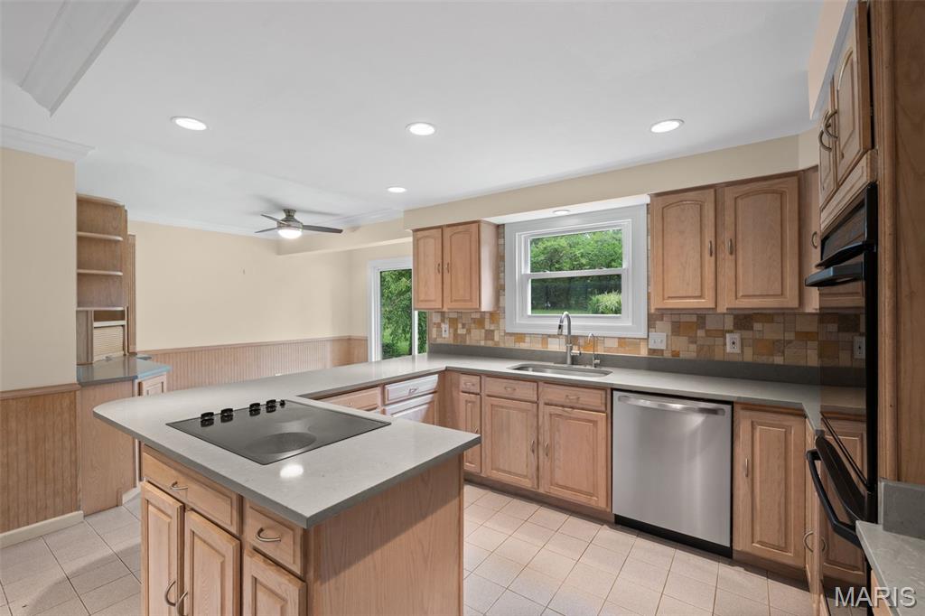 1216 Paloma Drive