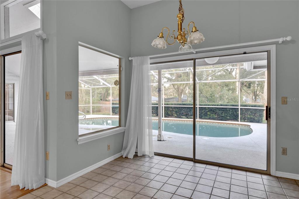 589 S LONGVIEW PLACE