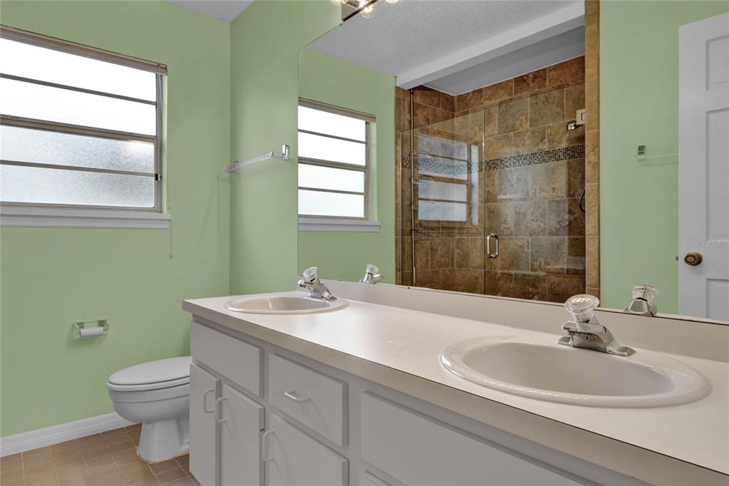 589 S LONGVIEW PLACE