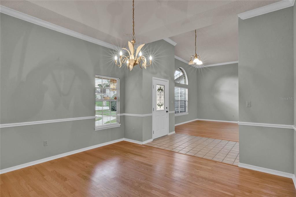 589 S LONGVIEW PLACE