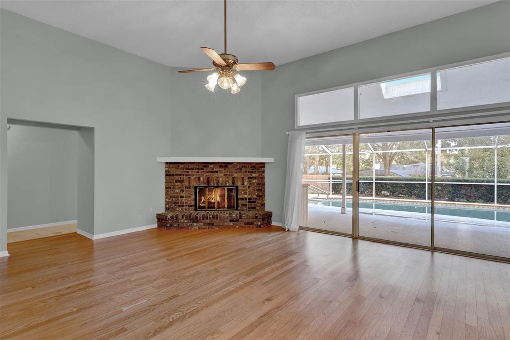 589 S LONGVIEW PLACE