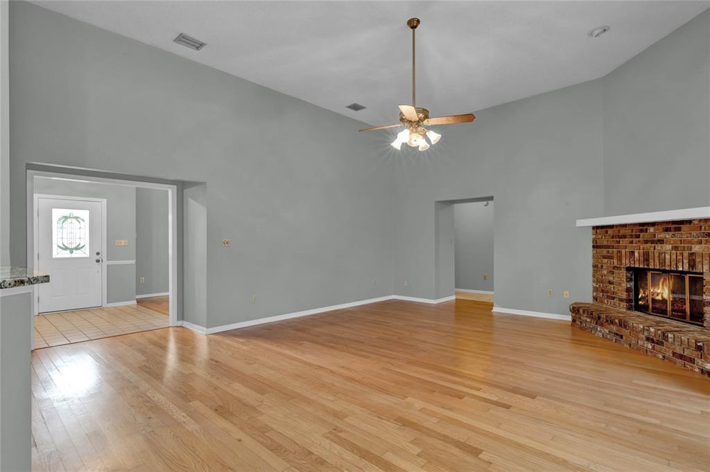 589 S LONGVIEW PLACE