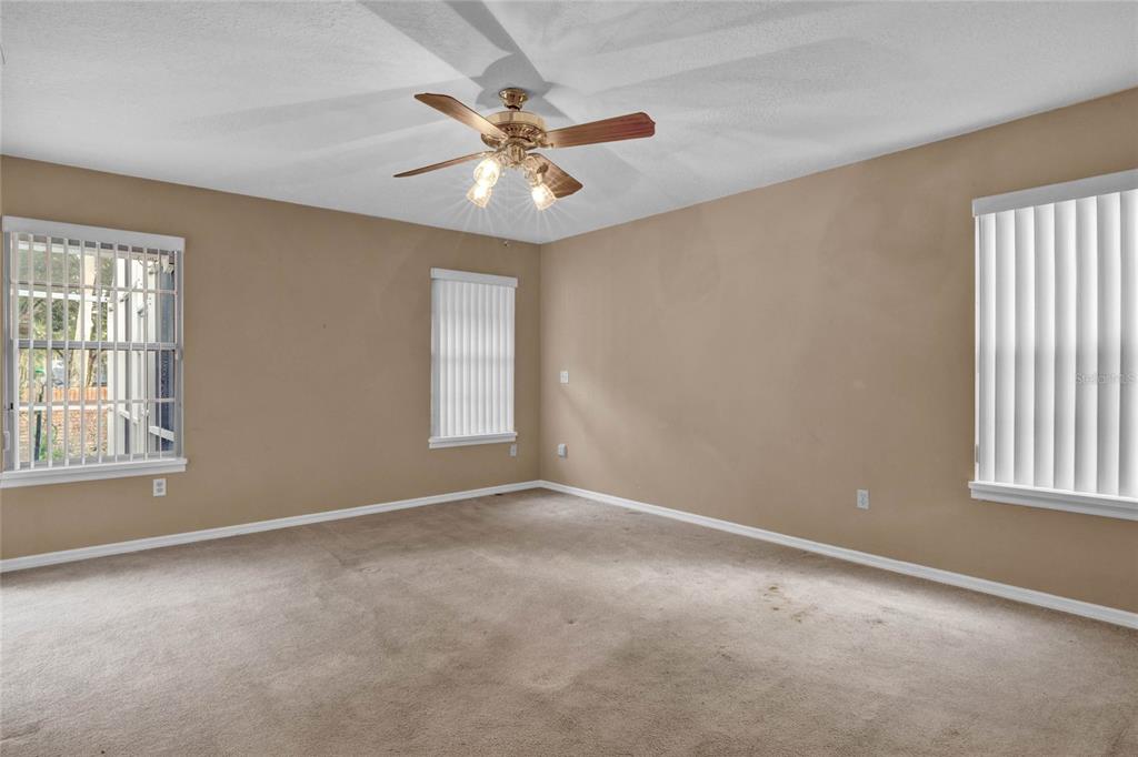 589 S LONGVIEW PLACE