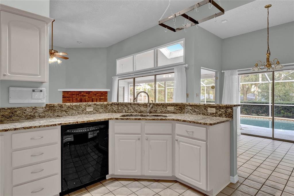 589 S LONGVIEW PLACE