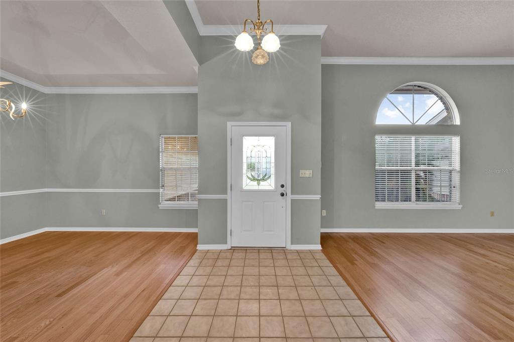 589 S LONGVIEW PLACE