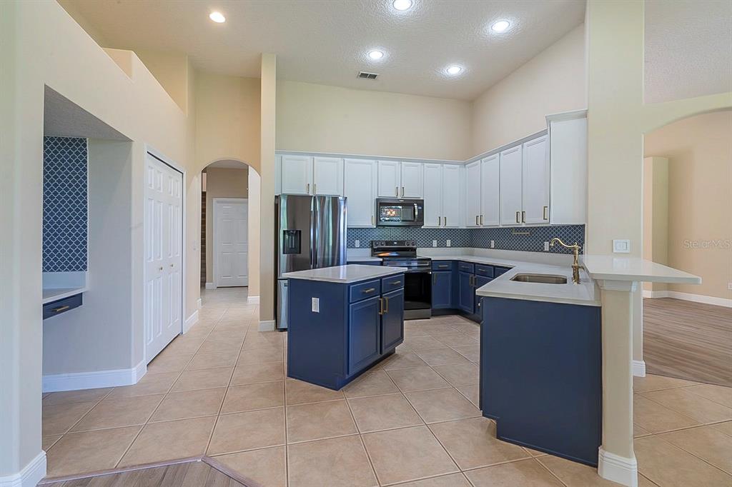 801 PARKSIDE POINTE BOULEVARD