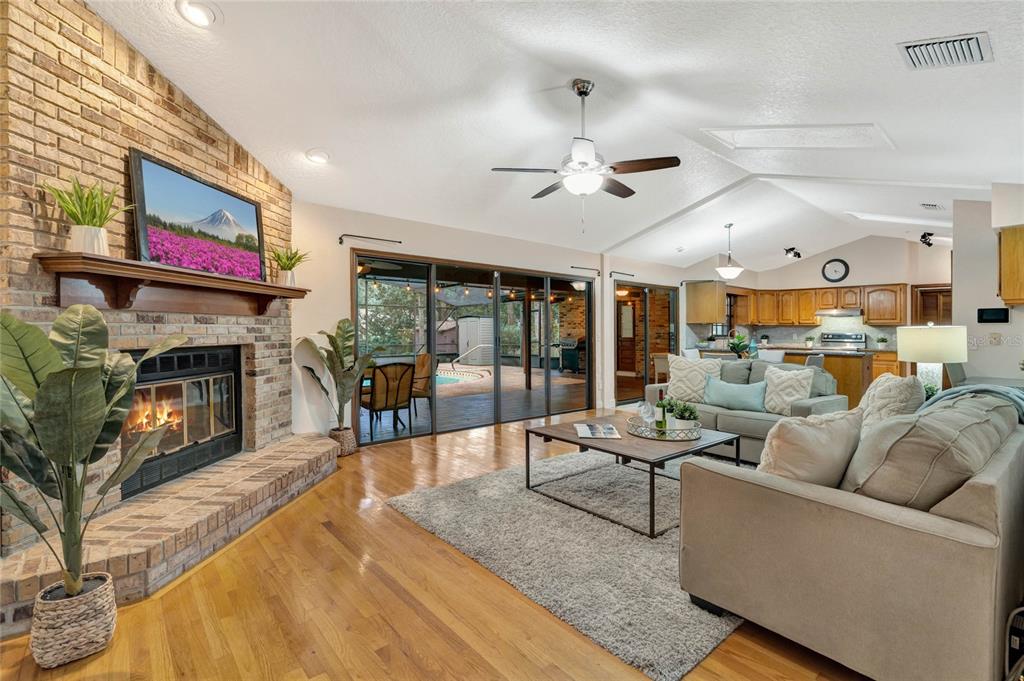 523 PRINCEWOOD DRIVE