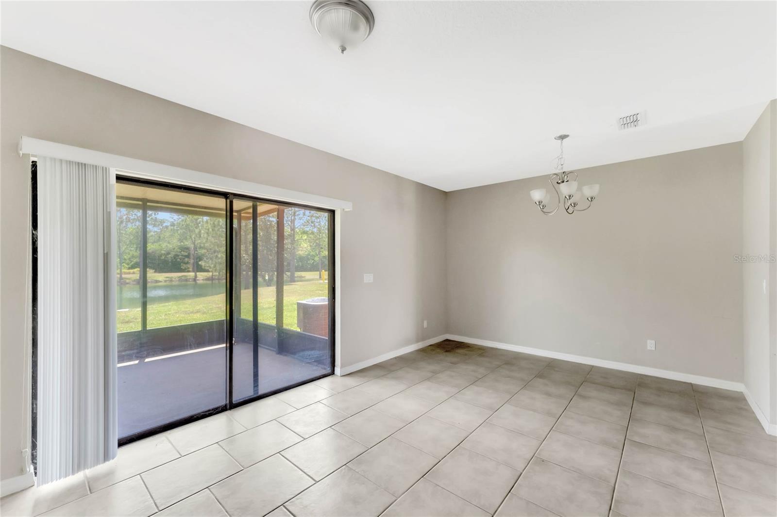 1613 SMOKEY OAK WAY