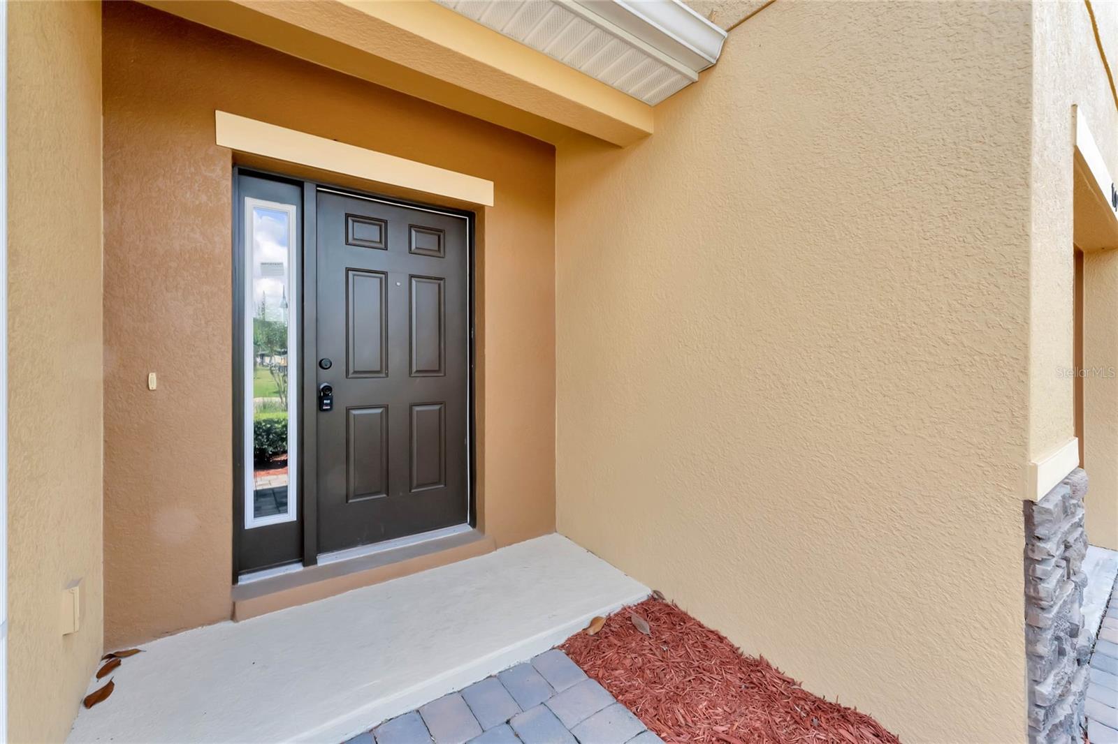1613 SMOKEY OAK WAY