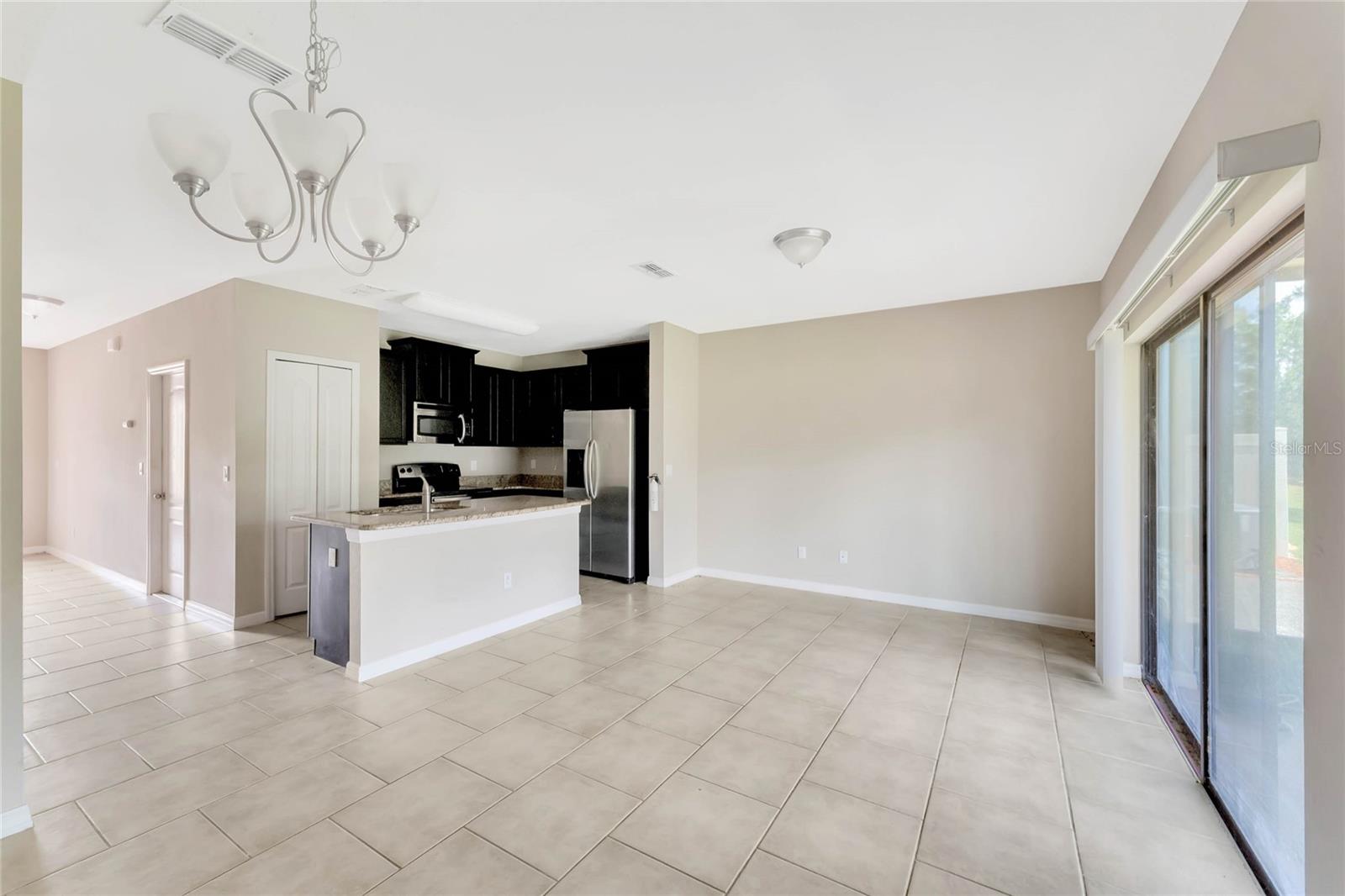 1613 SMOKEY OAK WAY