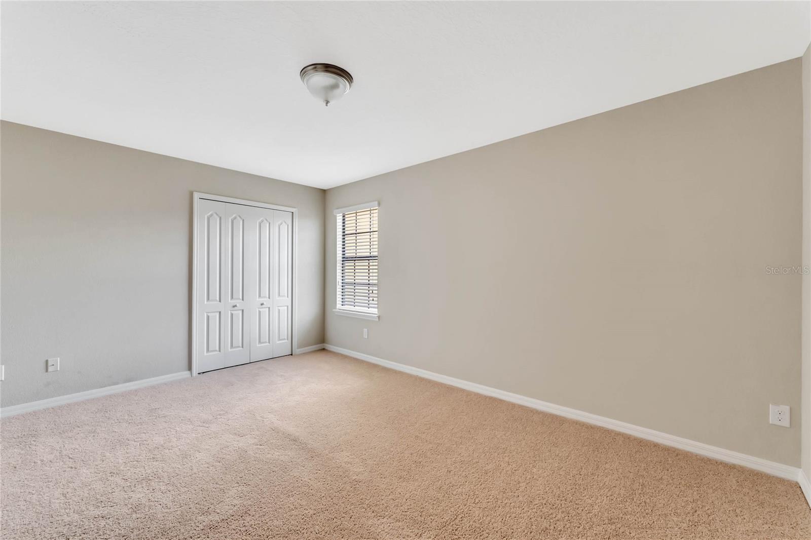 1613 SMOKEY OAK WAY