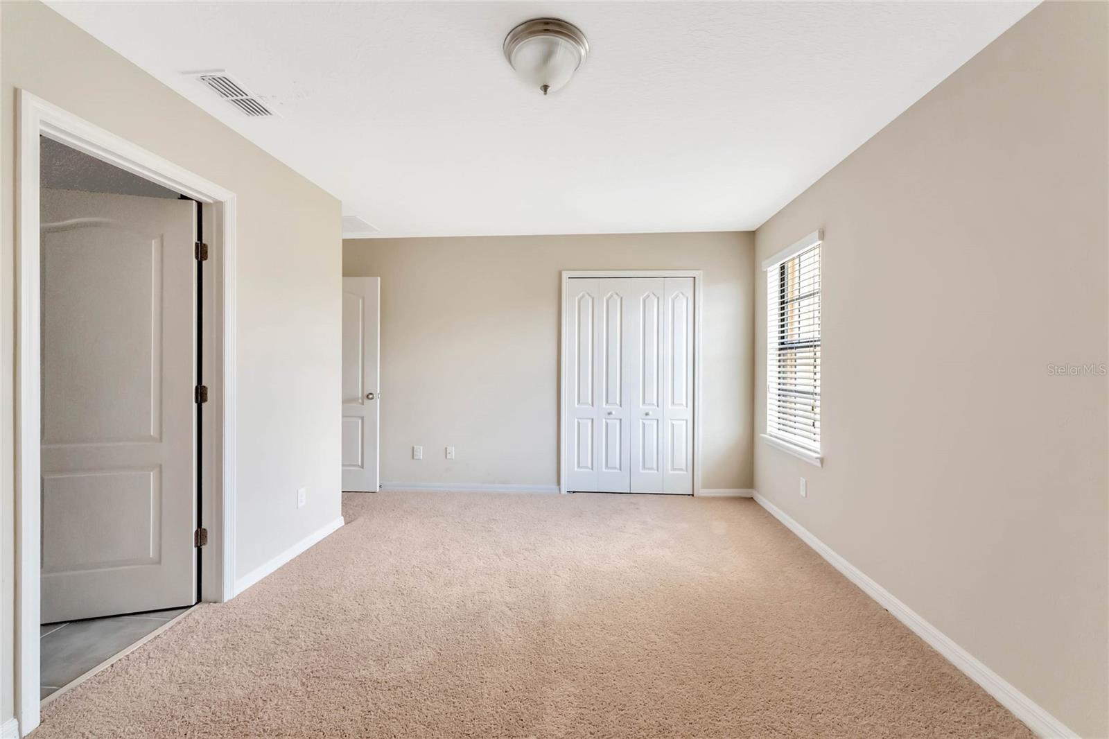 1613 SMOKEY OAK WAY