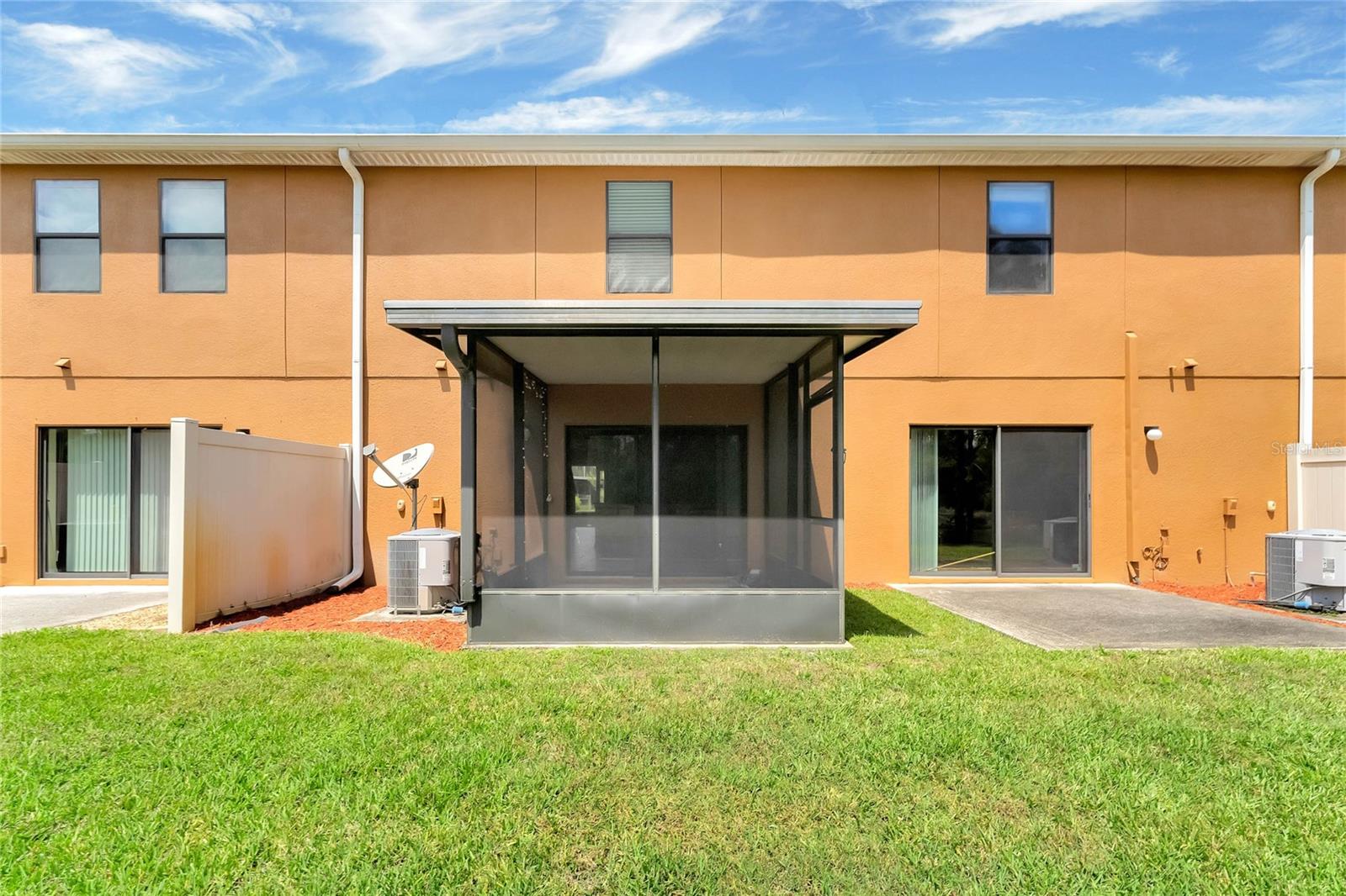 1613 SMOKEY OAK WAY