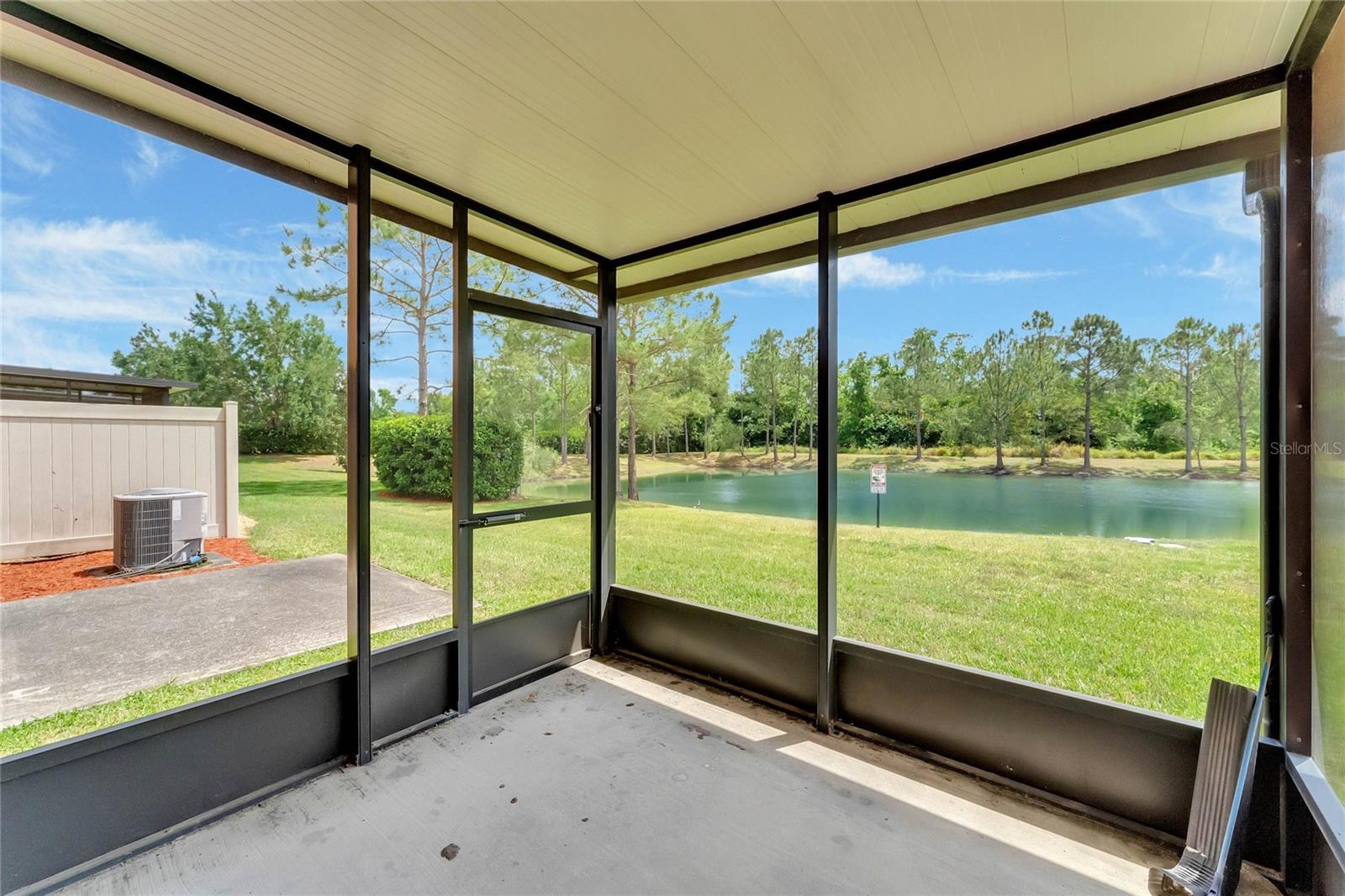 1613 SMOKEY OAK WAY