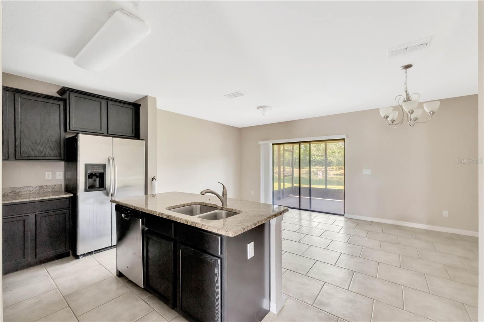 1613 SMOKEY OAK WAY