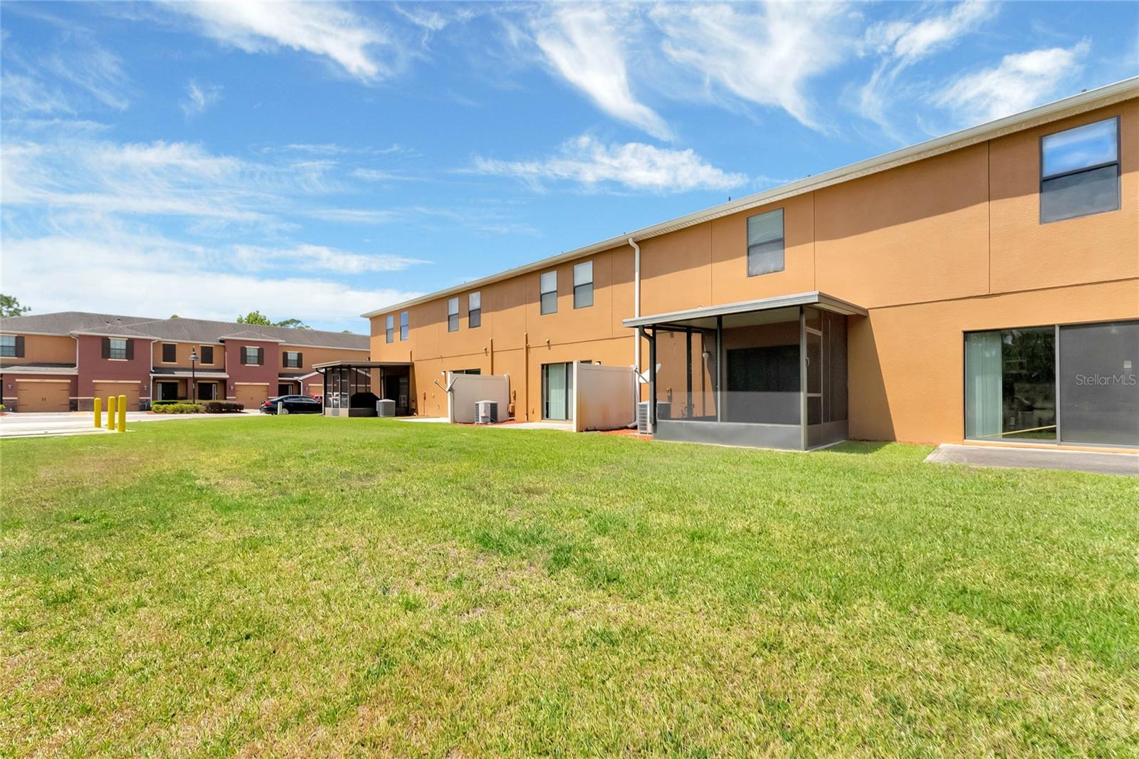 1613 SMOKEY OAK WAY