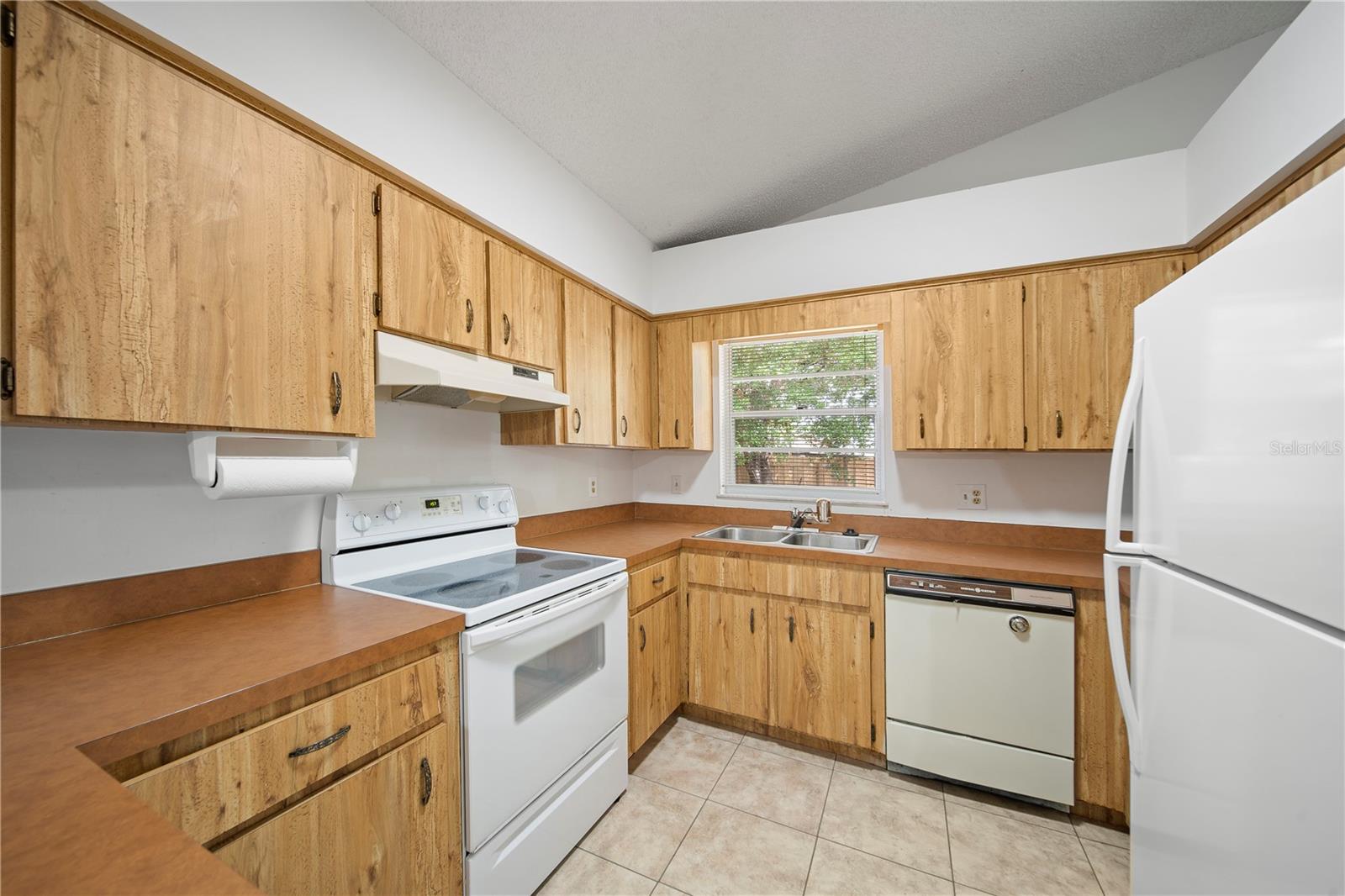 3002 W WINDCHIME CIR