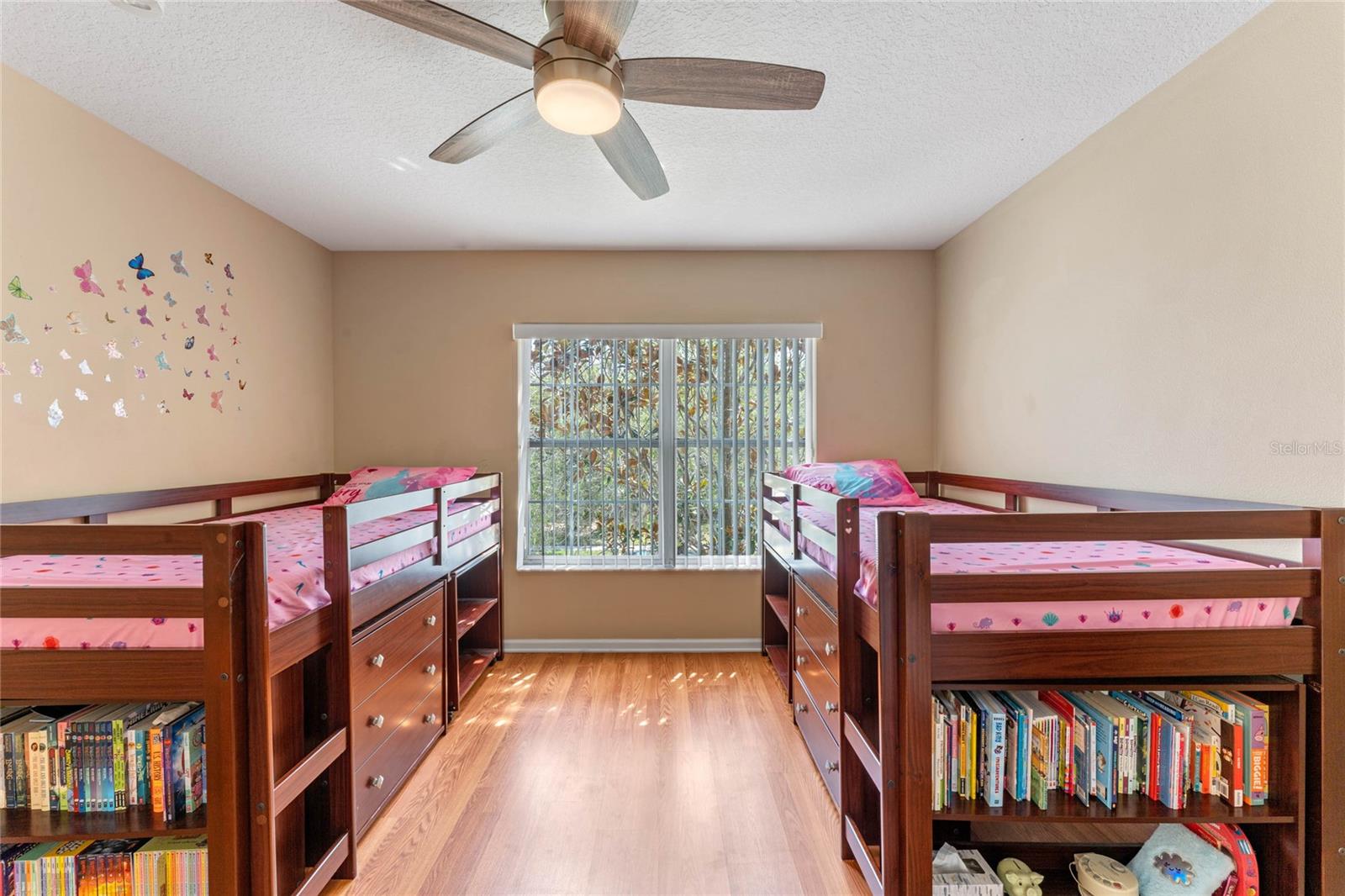 1302 CRANE CREST WAY