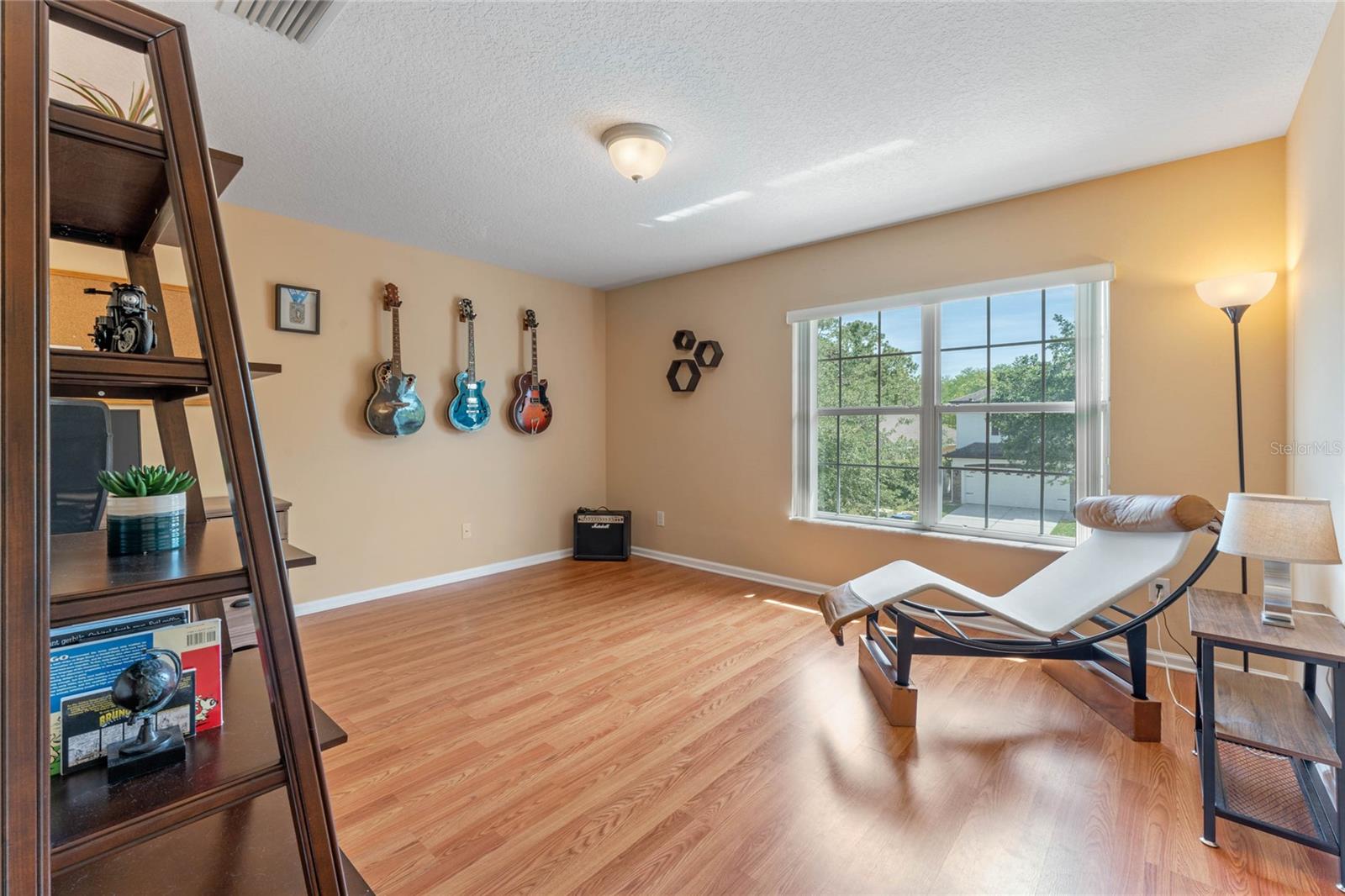 1302 CRANE CREST WAY