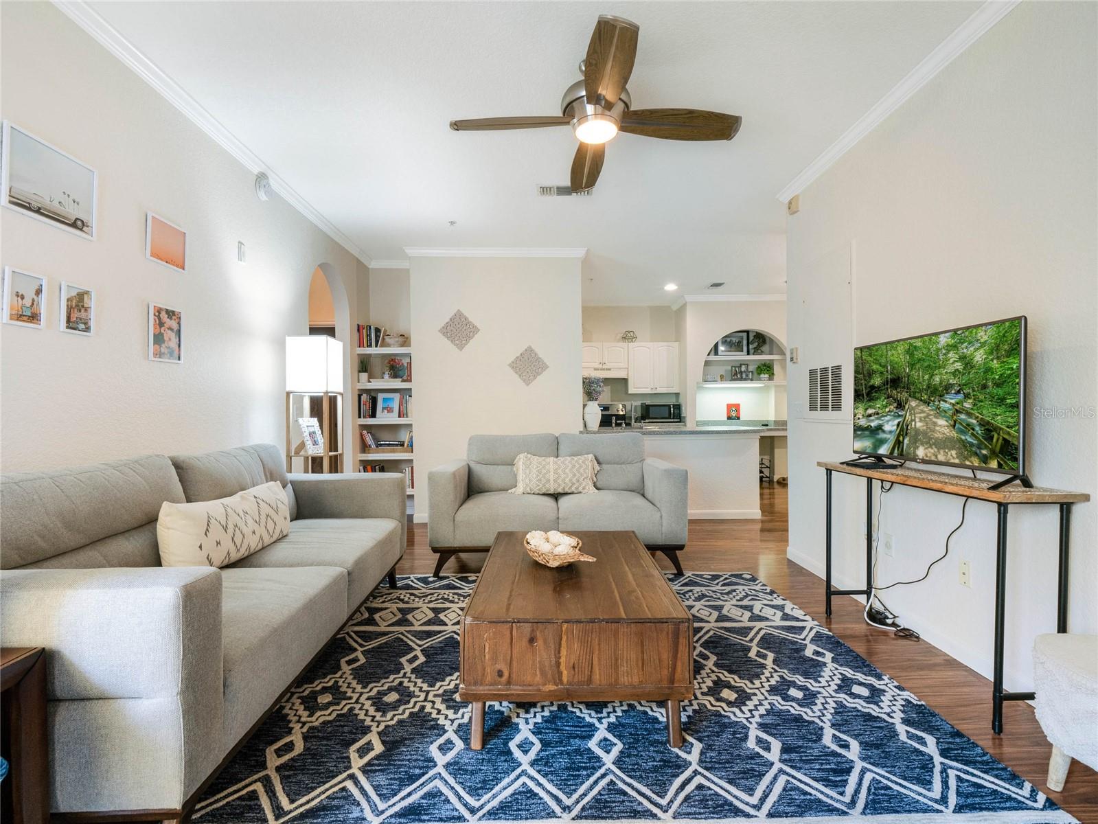 860 N ORANGE AVE #353