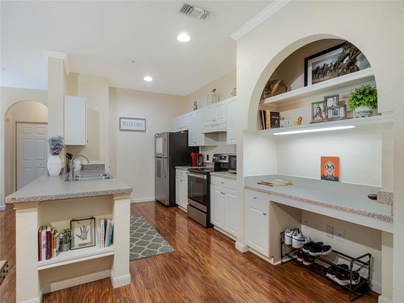 860 N ORANGE AVE #353