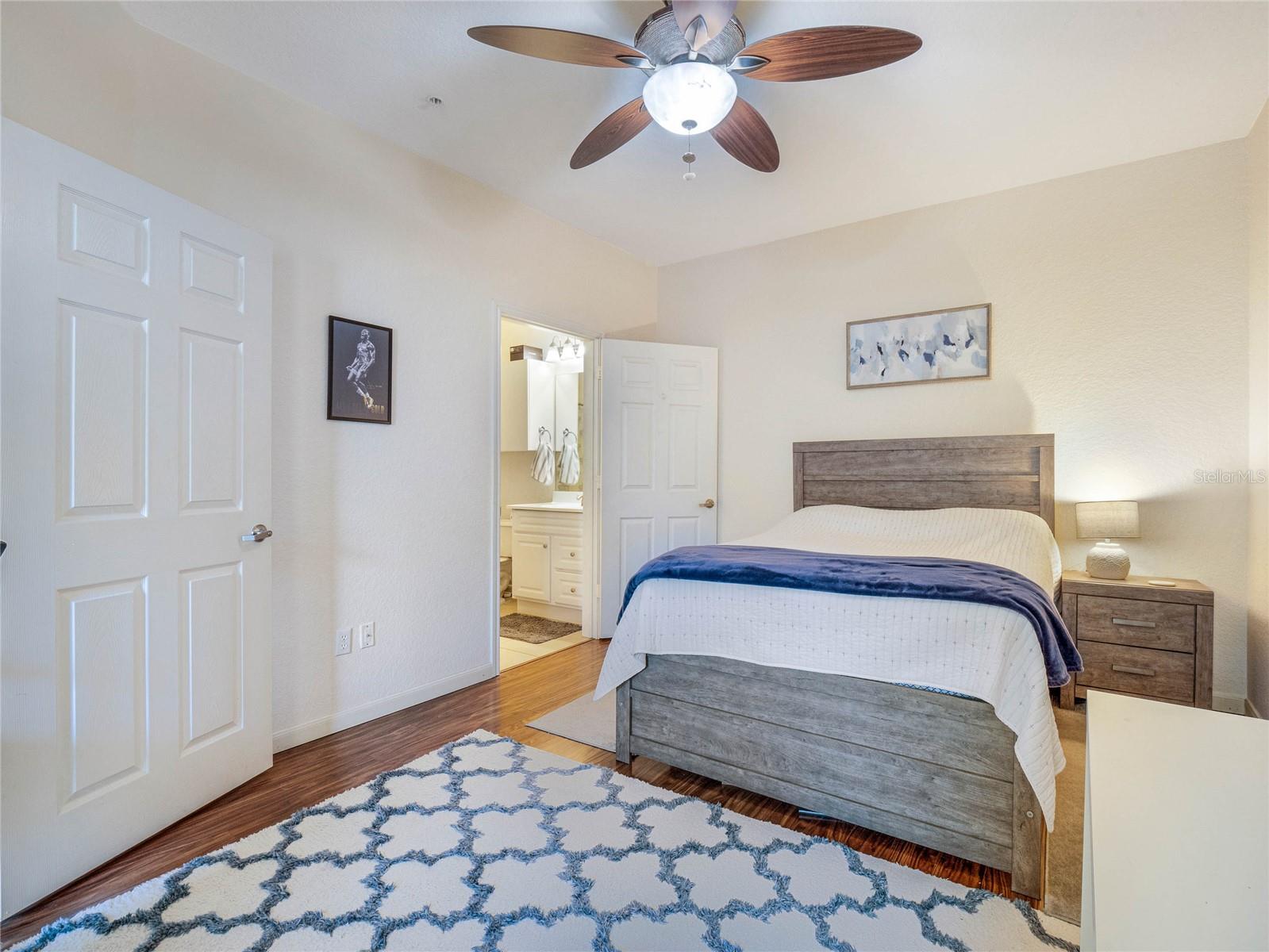 860 N ORANGE AVE #353